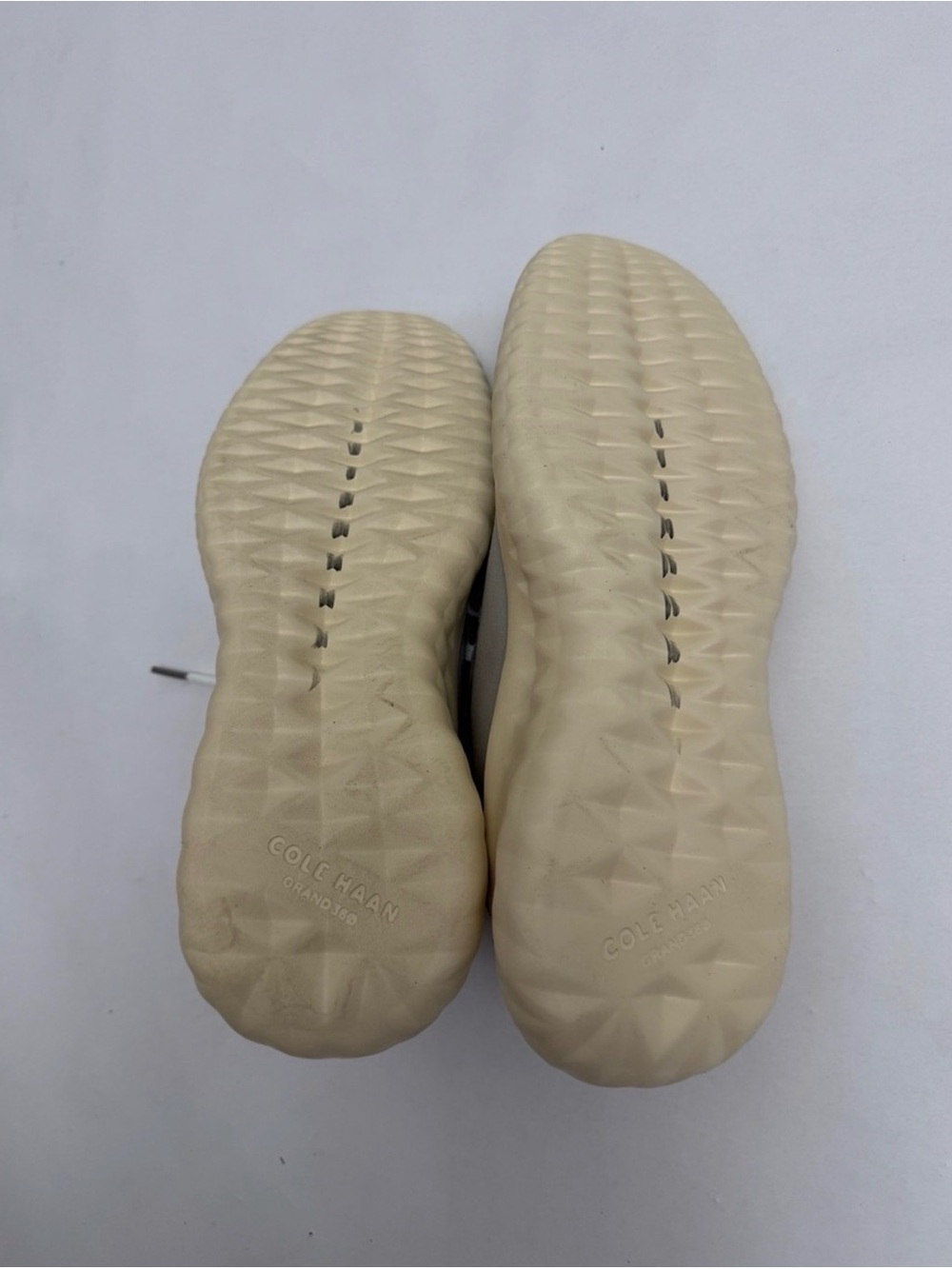 Cole Haan Zero Grand Women’s Gray Low-Top Sneakers with Cream Sole - Picture 4 of 4